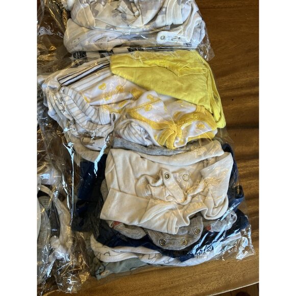 Large Lot Newborn/Infant (0-3 Months) (3-6 Months) Clothes Bibs Sleepers - Picture 14 of 16